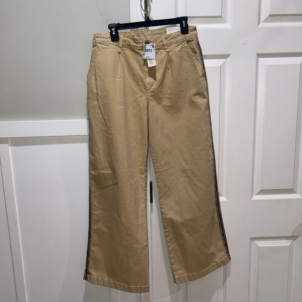 Maddie & Kenzie Ziegler- American Eagle high rise, baggy wide leg NWT size 8S